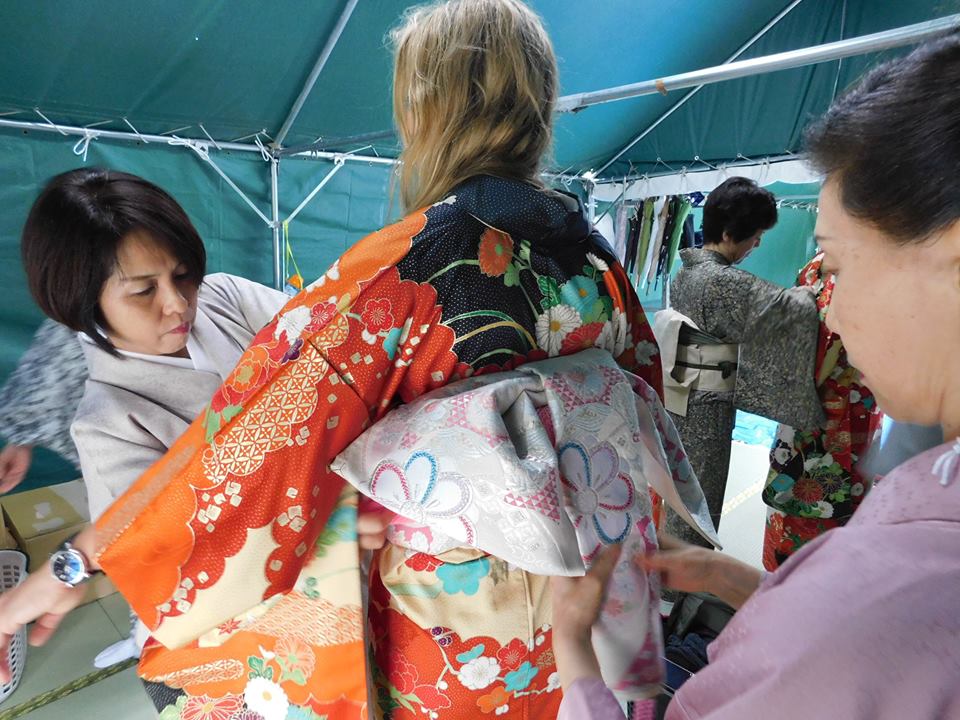 東京大茶会 着物着つけ体験 ～外国人向け伝統文化体験プログラム～