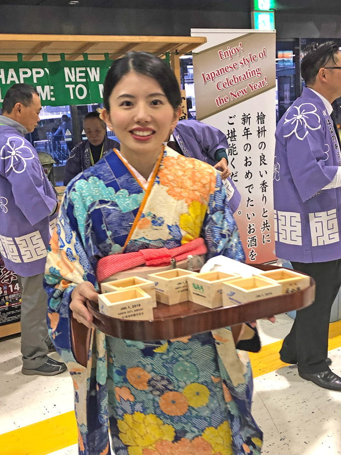 成田国際空港　新年1/1晴れ着での窓口サービスに今年度も協力いたしました