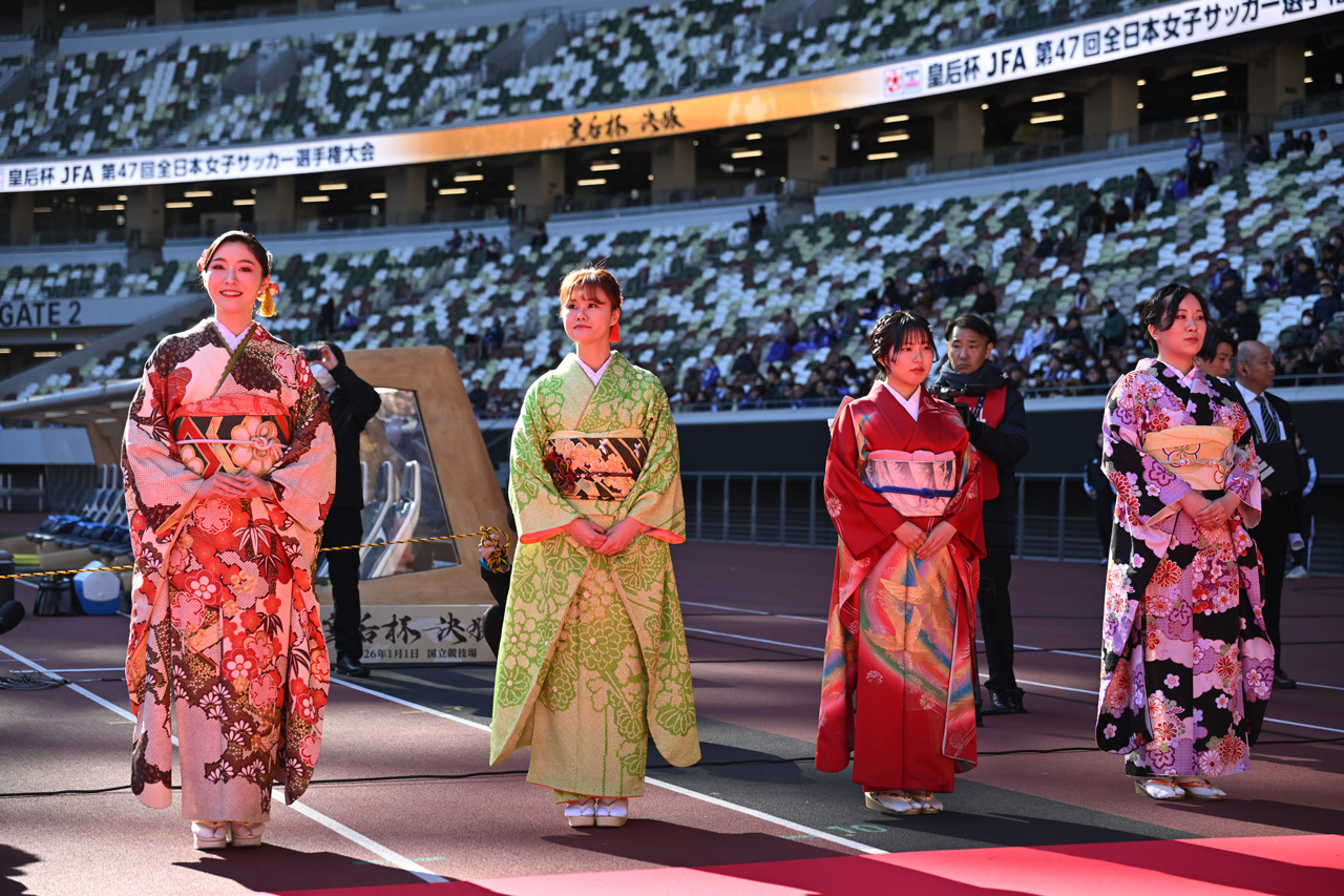 皇后杯 JFA 第47回全日本女子サッカー選手権大会決勝 振袖でおもてなし協力！