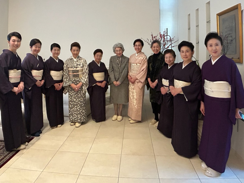 「着物」が世界平和の架け橋に。なでしこ会にて「十二単・束帯着装披露、華の舞・着物体験」！