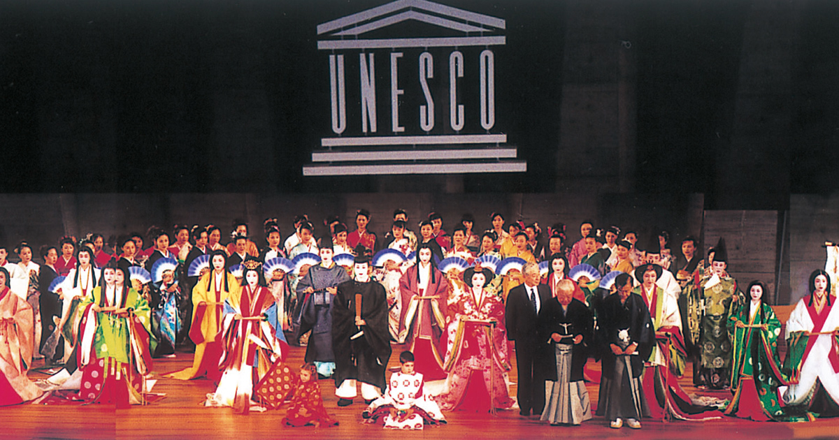 装束に見る皇室の伝統と格式　2011年　民族衣裳文化普及協会　箱付き 憧れの王朝装束 | きもの講師がお伝えする「きもの日記」